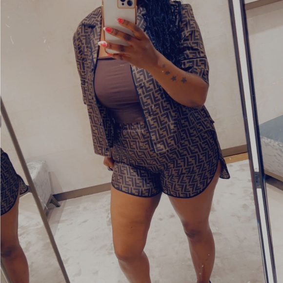 Meet your Posher, Denise - Picture 3 of 3